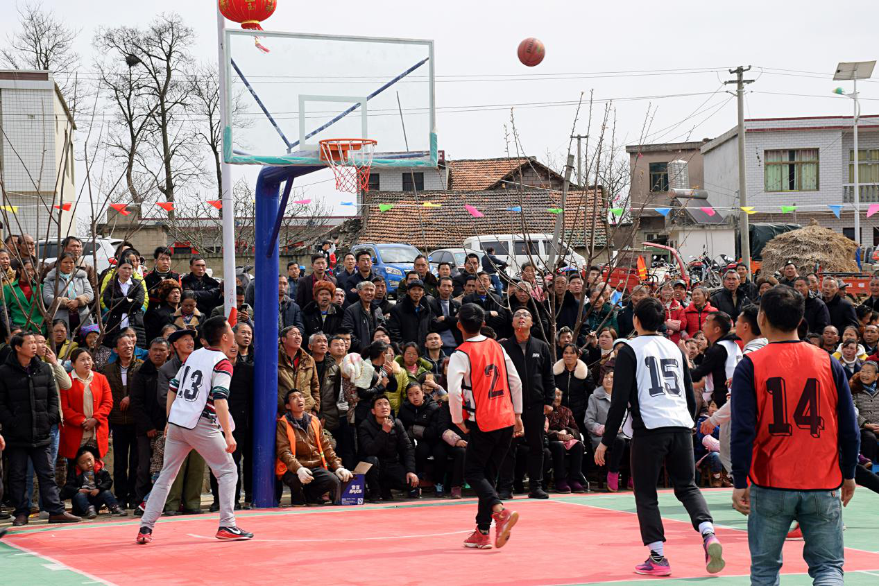 🏀德罗赞26+6 怀特24+5 伍德23+11 公牛6人上双轻取火箭